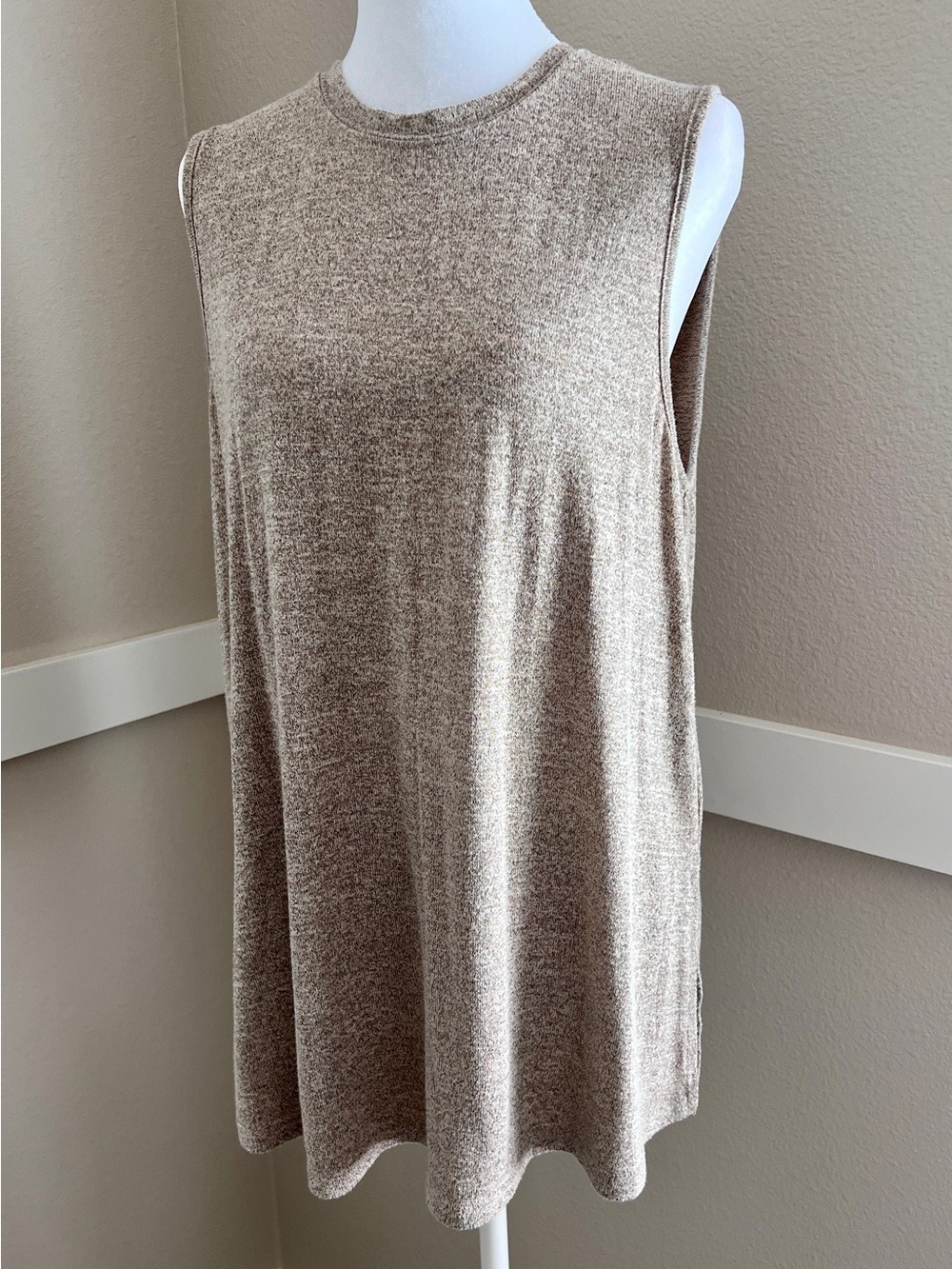 Sleeveless Heathered Knit Tunic Top Swing Tank - Size Large